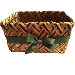 9x7 Diagonal Woven Basket Green and Tan St Pats Decor for Napkins Utensils w Box